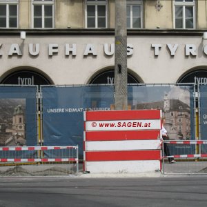 Bauzaun Kaufhaus Tyrol