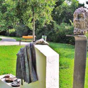 Wilfan-Denkmal in Grinzing