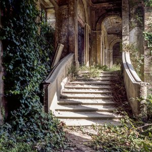 Treppe in einer Thermenanlage