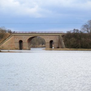 Eisenbahnbrücke über den Bernhardsthaler Teich