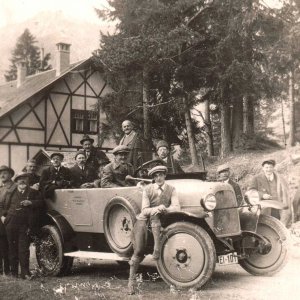Hans Kreid (Zweiter von Links) 1930er