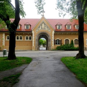 Hall in Tirol Stadtfriedhof Eingang