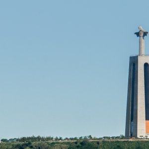 Cristo Rei Statue