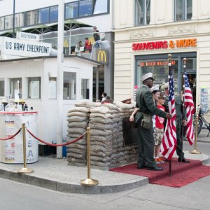 Checkpoint - Charlie (Version für Touristen) - 2