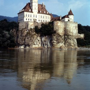 Schloss Schönbühel um 1980