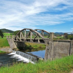 Eisenbeton-Fachwerk-Brücke