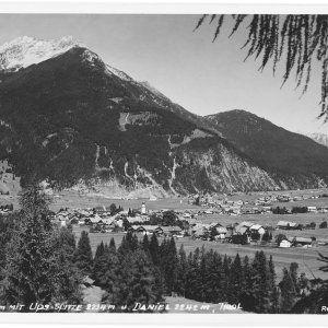 Ehrwald mit Ups-Spitze und Daniel