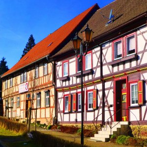 schöne Fassaden von Fachwerk in Güntersberge im Harz.