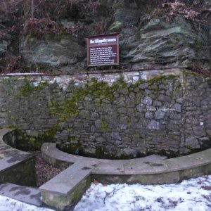 Der Klingelbrunnen „Klingenborn“ in Stolberg/Südharz.