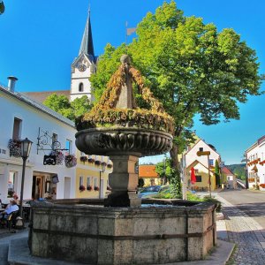 Marktbrunnen in Königswiesen