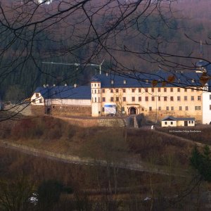 südliche Seitenfront vom Stolberger Schloss. Wanderung zur Lutherbuche.
