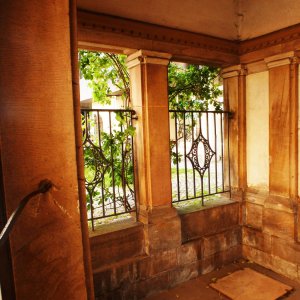 Stadtbegehung in Marburg, Ankunft am St. Elisabethbrunnen.