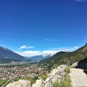 Wanderweg zur Maximiliangrotte in der Martinswand bei Zirl