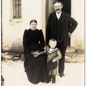 Familienportrait  mit Matrosenanzug
