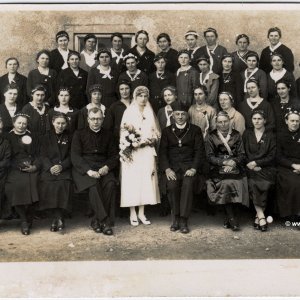 Hochzeitsgesellschaft Frauen, Dorfen, Oberbayern