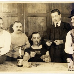 Männerrunde beim Kartenspiel