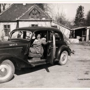 Mercedes 170 mit Autofahrerin