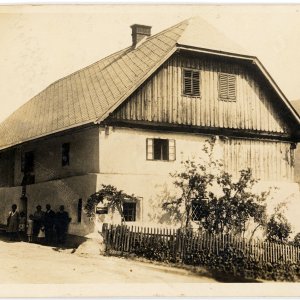 Porträt vor Gasthaus Steiermark