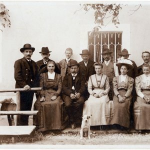 Familienportrait in Tracht, Oberösterreich