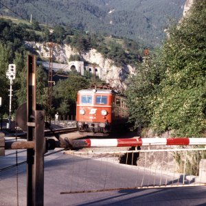 Lok 1110 im Bahnhof Imst