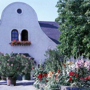 Haus mit markantem Giebel, Burgenland
