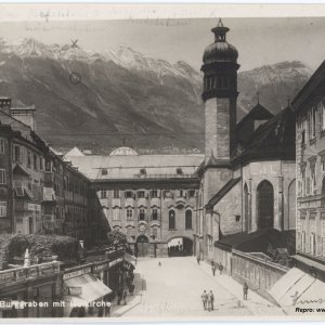 Innsbruck, Burggraben mit Hofkirche
