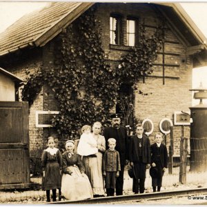 Der Bahnwärter und seine Familie