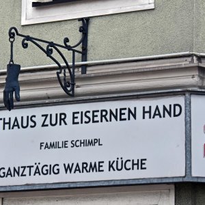 Medium 'Eiserne Hand' in der Kategorie 'Linz - Ansichten aus Linz, Oberösterreich'