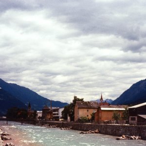 Lienz, Osttirol; am linken Iselweg auf der Höhe des Stadtparks