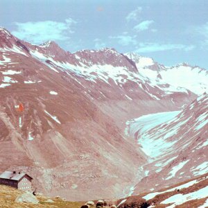 Martin-Busch-Hütte mit Similaun