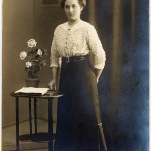 Damenporträt Atelier M. Lüttgens, Görlitz 1916