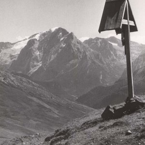 Südtiroler Bergwelt - Blick zur Marmolada