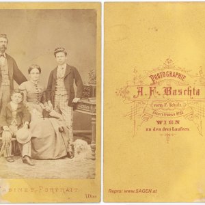 Familienporträt, Photographie A. F. Baschta, Wien