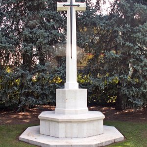 Kreuz am Soldatenfriedhof