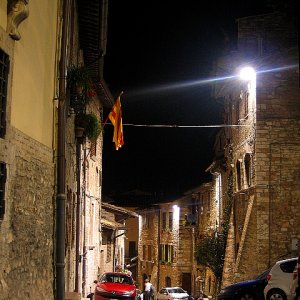 Nachtspaziergang in Assisi