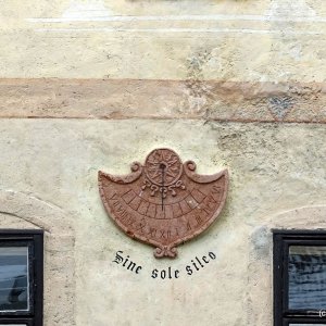 Sonnenuhr Wiener Neustadt