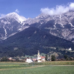 Blick nach Thaur Tirol um 1980
