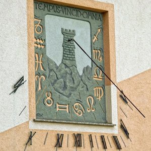 Sonnenuhr Grimmenstein Gartengasse