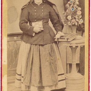 CdV junge Frau Tracht Oberösterreich