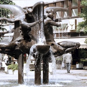 Brunnen Sparkassenplatz Innsbruck Jos Pirkner