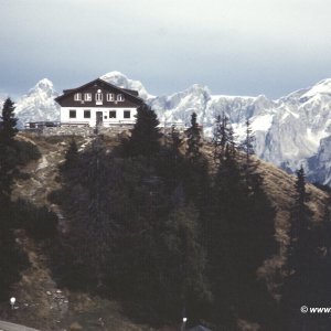 Hochwürzenhütte gegen Dachstein