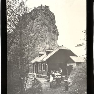 Kienthalerhütte mit Turmstein