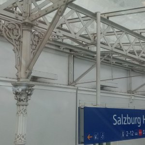 Bahnsteig Überdachung