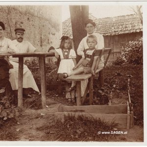 Familie im Garten