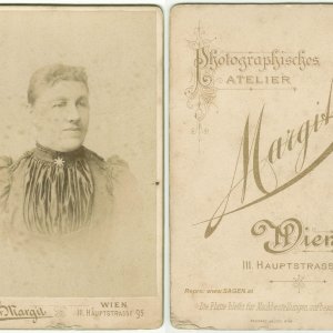 CdV Damenporträt Atelier Margit, Wien