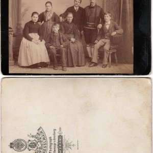 Südtiroler Familienporträt, Atelier L. Bresslmair, Meran