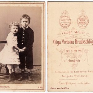 Zwei Kinder Atelier Olga Victoria Bruckschlögl, Ried im Innkreis