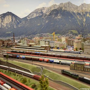 Blick auf Innsbruck über den Bahnhof