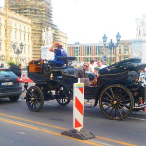 Mit der E-Kraftdroschke durch Berlin.