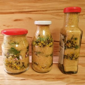 Husten-Sirup aus Huflattich, Lungenkraut und Gänseblümchen